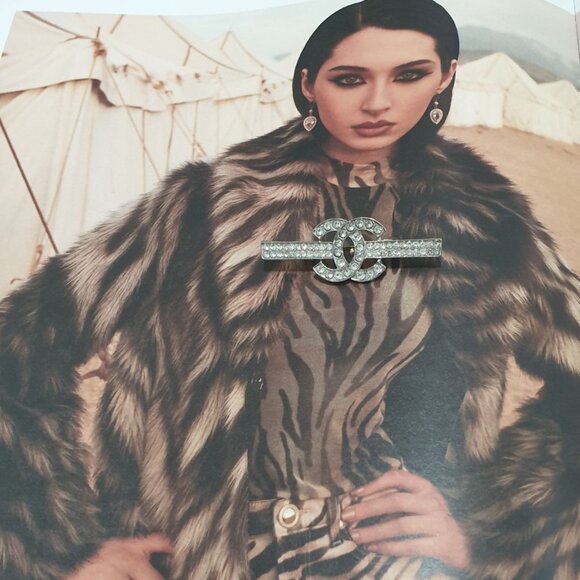 Metal Silver Crystals Brooch Pin Fashion Women Casual Formal Jewelry Gift - Picture 1 of 6